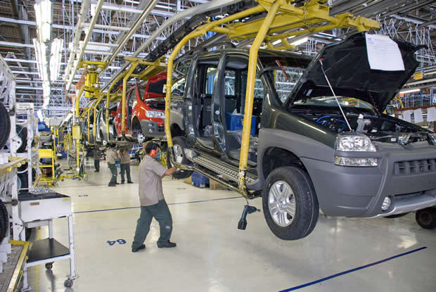 Sancionada lei que destina área para Centro de Distribuição da Fiat (13/03/2014 00:00:00)