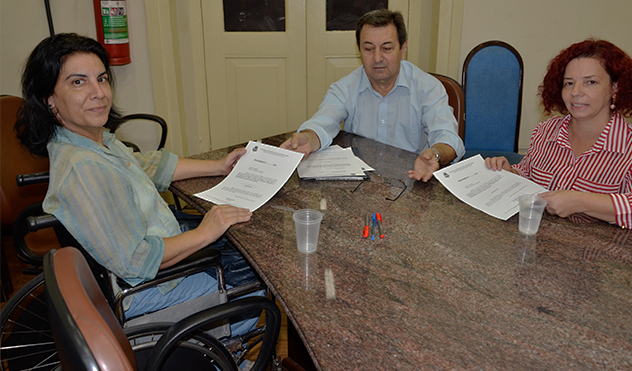 Isauro Calais quer saber situação   de rampas para melhorar acessibilidade (15/04/2014 00:00:00)