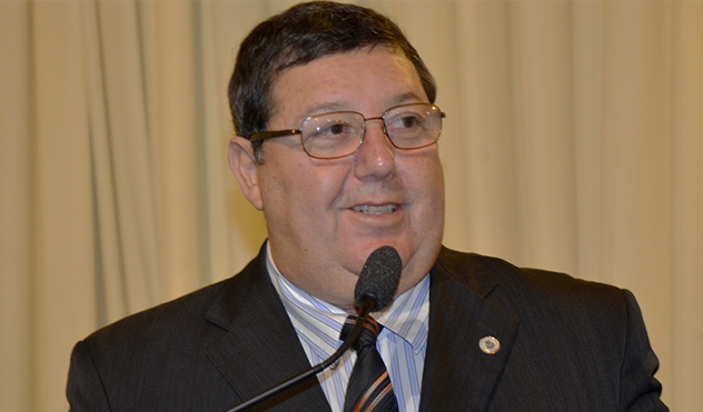 Julio Gasparette quer ambulatório em shoppings (16/04/2014 00:00:00)