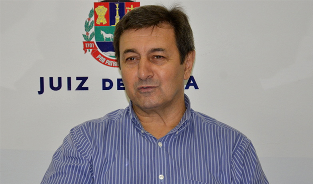 Prefeitura inicia fiscalização de rampas atendendo Requerimento do Isauro    (28/04/2014 00:00:00)