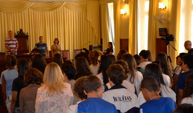 Cerimônia marca implantação da Câmara Mirim de 2014 (09/05/2014 00:00:00)