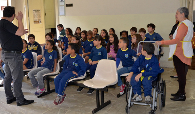 Alunos do Colégio Cascatinha participam do “Conheça a Câmara” (29/05/2014 00:00:00)