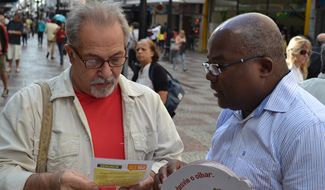 Jucelio faz Blitz contra Exploração Sexual de Crianças e Adolescentes (11/06/2014 00:00:00)