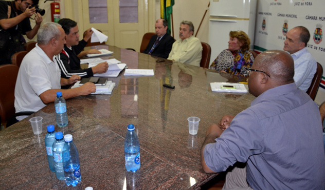 Taxistas auxiliares levam denúncias à Comissão de Transporte (17/07/2014 00:00:00)