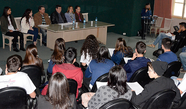 Parlamentares Jovens definem propostas para defesa em plenária regional (14/08/2014 00:00:00)