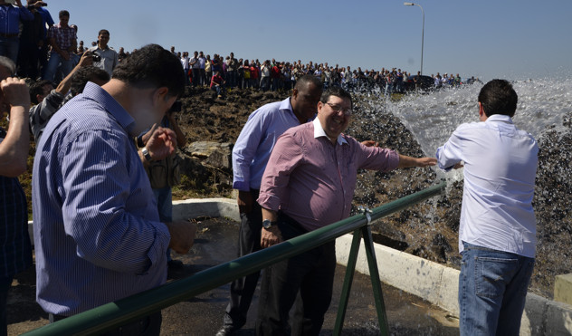 Vereadores comemoram garantia de crescimento da cidade com inauguração de nova adutora (22/08/2014 00:00:00)