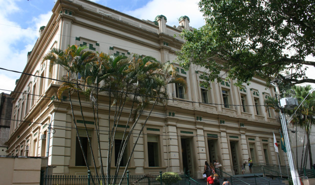 Comissão de Urbanismo discute situação dos táxis com subsecretário (27/08/2014 00:00:00)