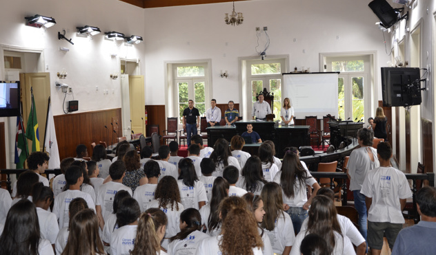 Câmara Mirim prioriza propostas em plenária final (01/10/2014 00:00:00)