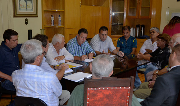 Vereadores defendem protocolo de intenções entre moradores de Humaitá e mineradora (28/11/2014 00:00:00)