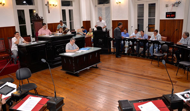 Câmara aprova Mensagens em última reunião plenária do ano (16/12/2014 00:00:00)