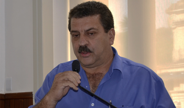 Chico Evangelista quer mais conforto nos pontos de táxi (15/01/2015 00:00:00)