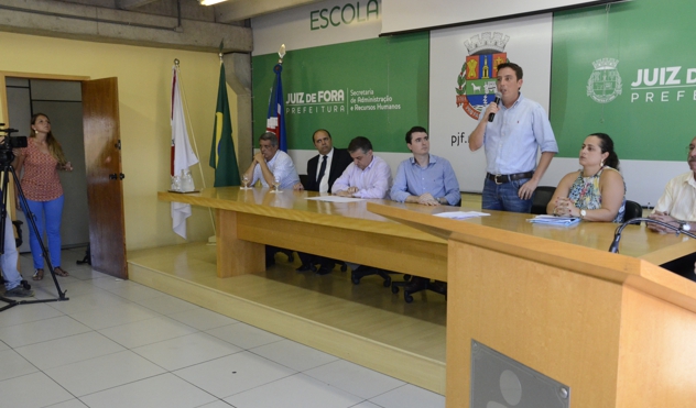 Vereadores participam de audiência sobre licitação de transporte coletivo (20/01/2015 00:00:00)