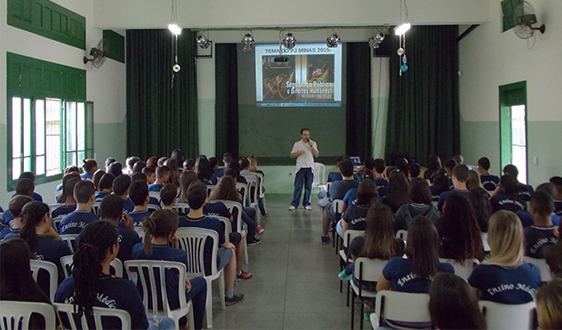 Parlamento Jovem: Câmara inicia palestra nas escolas (24/02/2015 00:00:00)