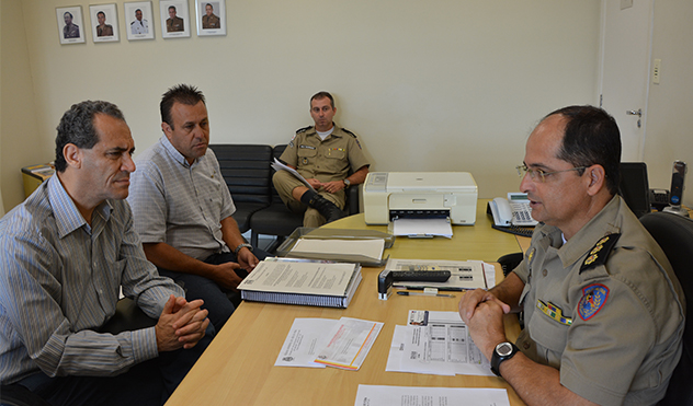 Comissão de Segurança se reúne com comando da PM para discutir violência urbana (04/03/2015 00:00:00)