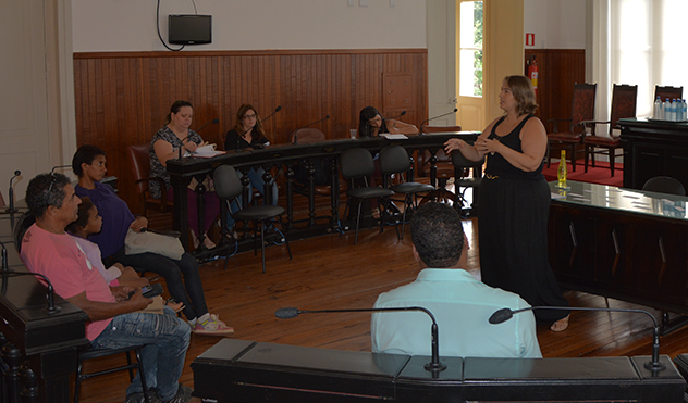 Câmara auxilia moradores para fundar associação em condomínios populares (12/03/2015 00:00:00)