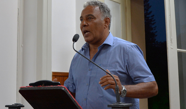 Câmara forma comissão para fiscalizar Terralimp (20/03/2015 00:00:00)