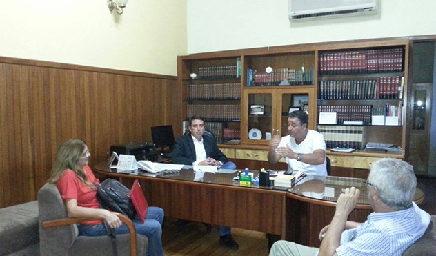 Greve dos Professores - Sinpro solicita ao legislativo mediação com a Prefeitura (25/03/2015 00:00:00)