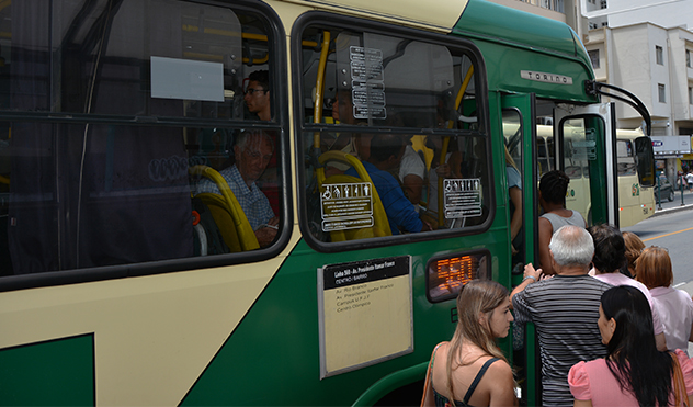 Elevação do patamar para troco máximo nos ônibus é solicitada (08/04/2015 00:00:00)