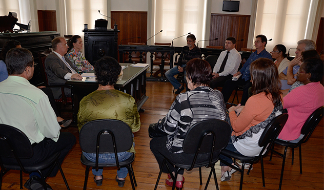 Instituições financeiras vão assumir dívidas da Pague Mais Ltda (08/04/2015 00:00:00)