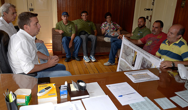 Câmara cria Comissão para apurar  denúncias em obras de Chapéu D’Uvas (22/04/2015 00:00:00)