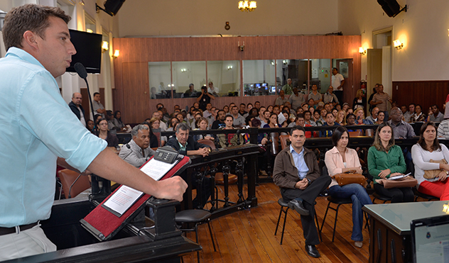 Câmara cria Comissão para pleitear pagamento do piso nacional dos agentes de endemia (27/04/2015 00:00:00)