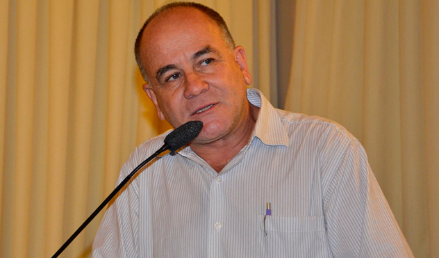 Requerimento sugere 1º de janeiro para a data-base (06/05/2015 00:00:00)