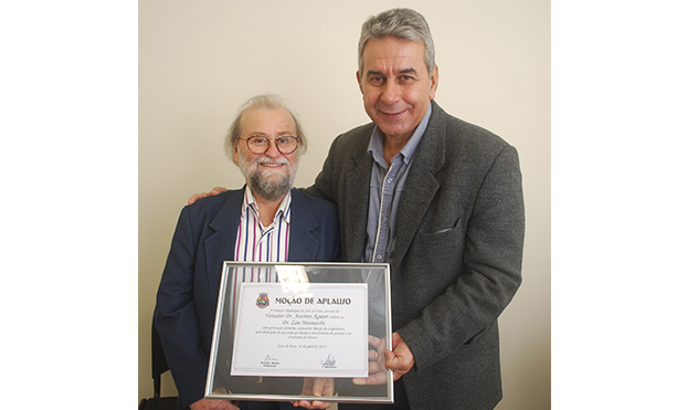 Antônio Aguiar homenageia geneticista que é referência mundial em Síndrome de Down (08/05/2015 00:00:00)