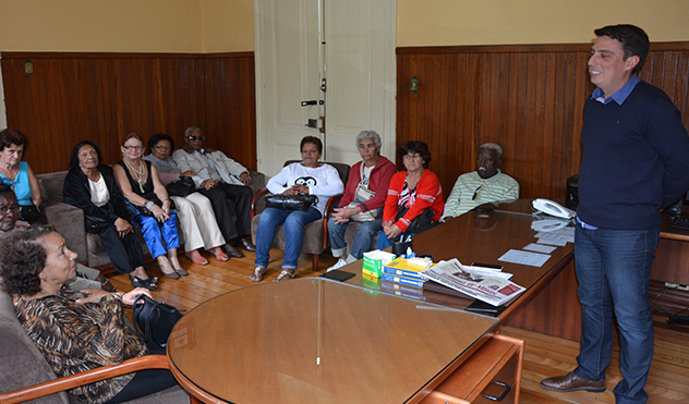 Grupo de idosos participa de visita guiada na Câmara (11/05/2015 00:00:00)