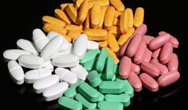 Comissão de Saúde visita Farmácia Central e Regional Leste (13/05/2015 00:00:00)