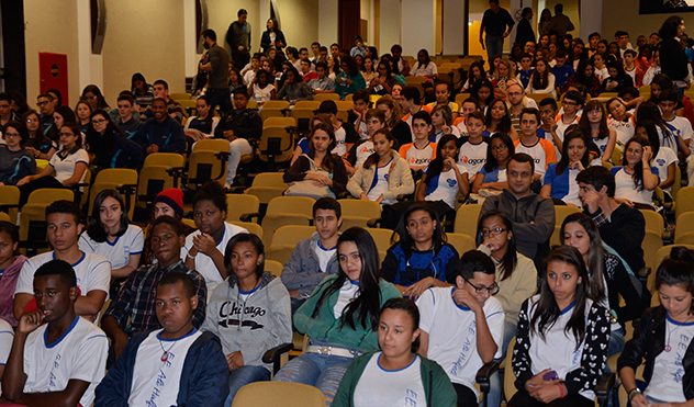Estudantes são preparados para apresentar propostas sobre Segurança Pública e Direitos Humanos (14/05/2015 00:00:00)
