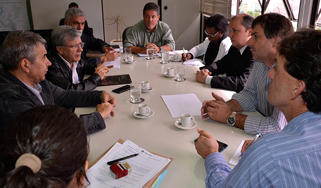 Comissão de Saúde da Câmara questiona secretários de Saúde e da Fazenda (18/05/2015 00:00:00)