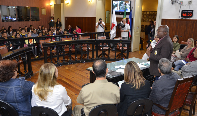Brasil gasta R$ 200 bilhões para combater o abuso e exploração sexual contra crianças e adolescentes (18/05/2015 00:00:00)
