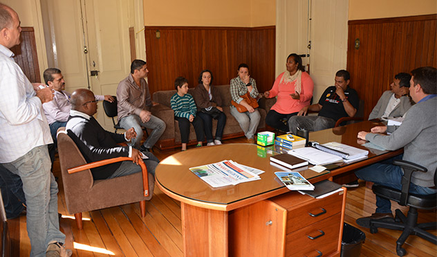 Greve dos professores: Câmara nomeia membros da Comissão de negociação e recebe pais de alunos (22/05/2015 00:00:00)