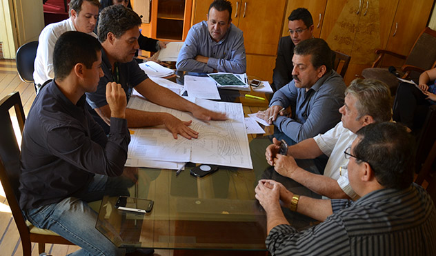 Vereadores cobram do Executivo e da Cemig  regularização de loteamentos e instalação de energia (14/07/2015 00:00:00)