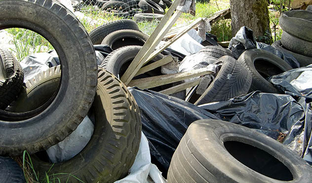 Cobertura de depósitos de pneus e carros velhos será exigida (15/07/2015 00:00:00)