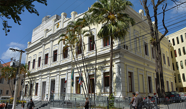 Requisição de carteira de trabalho terá redução no   atendimento nesta sexta-feira (13/08/2015 00:00:00)