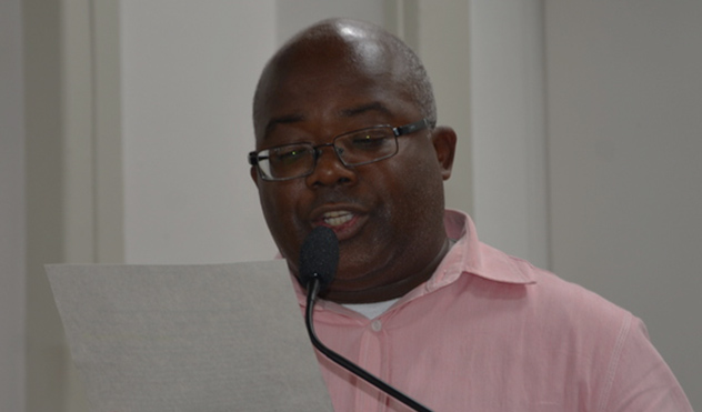 Vereador quer informações sobre receita com busdoor (20/08/2015 00:00:00)