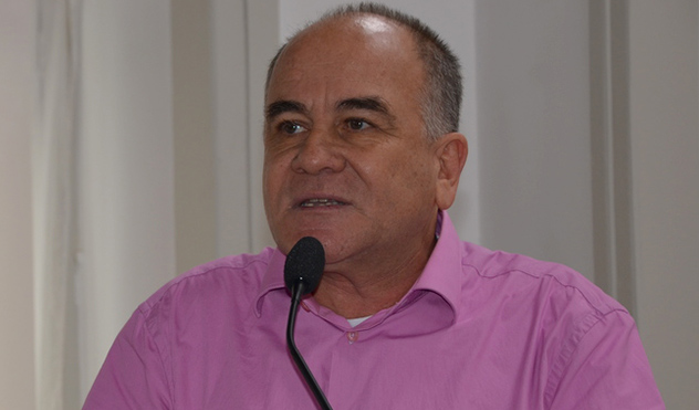 Alerta é feito sobre necessidade de aumento da segurança na instalação de antenas de celular (27/08/2015 00:00:00)