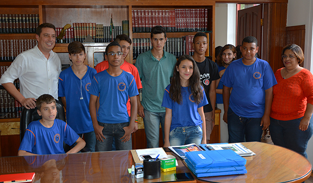 Projeto Conheça a Câmara recebe mais  de 70 estudantes em agosto (27/08/2015 00:00:00)