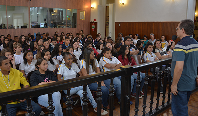 Câmara Mirim: Estudantes propõem criação de aplicativo que divulgue votações no Legislativo (02/09/2015 00:00:00)
