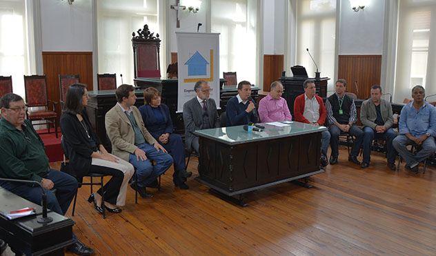 Engenharia Popular – Câmara lança serviço para regularizar imóveis de famílias carentes (15/09/2015 00:00:00)