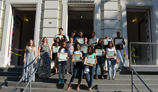 Alunos das redes municipal e estadual visitam a Câmara (24/09/2015 00:00:00)