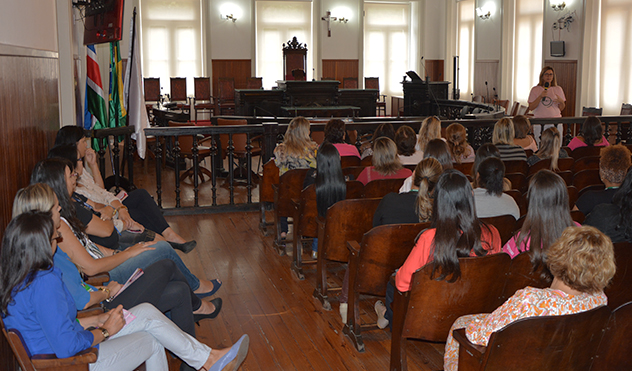 Outubro Rosa - Escola do Legislativo oferece palestra para servidoras (05/10/2015 00:00:00)