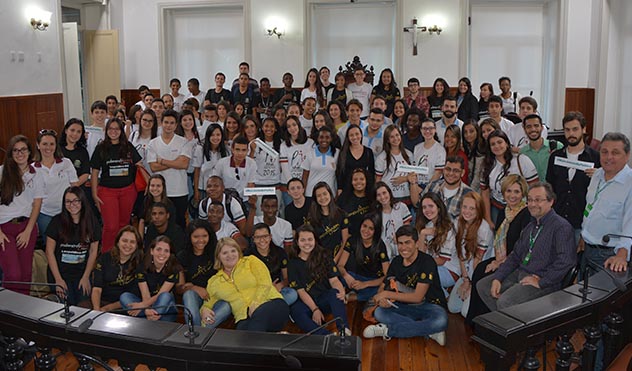 Parlamento Jovem - Representantes de JF seguem para etapa estadual (20/10/2015 00:00:00)