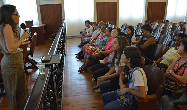 Educação Cidadã - Idosos e alunos visitam a Câmara (16/11/2015 00:00:00)