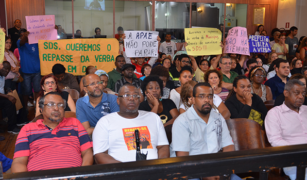 Câmara forma comissão especial para socorrer Apae (18/11/2015 00:00:00)