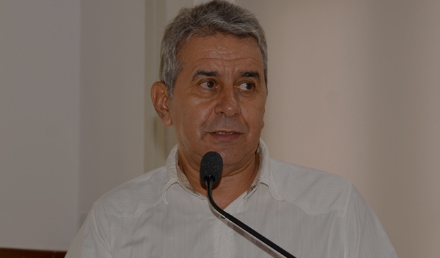 Nivelamento é proposto para vias e passeios (23/11/2015 00:00:00)