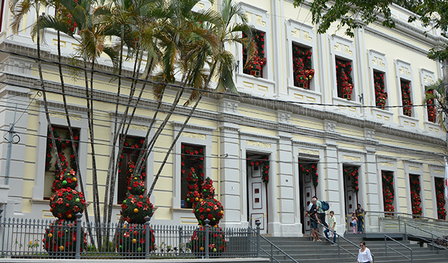 Câmara promove Cantata e inaugura decoração Natalina (30/11/2015 00:00:00)