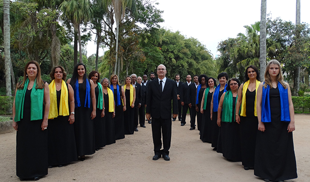 Canta & Encanta: Coro Municipal e Coral da OAB se apresentam nas escadarias da Câmara (07/12/2015 00:00:00)