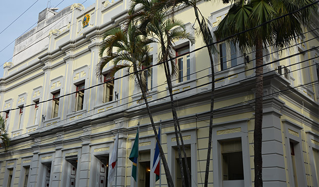 Câmara promove palestra sobre Uso de  Aparelho Desfibrilador Automático Externo (07/12/2015 00:00:00)